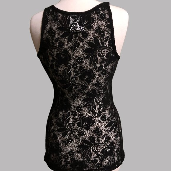 Black Royal Plush Floral Lace Tank Top - Picture 4 of 8